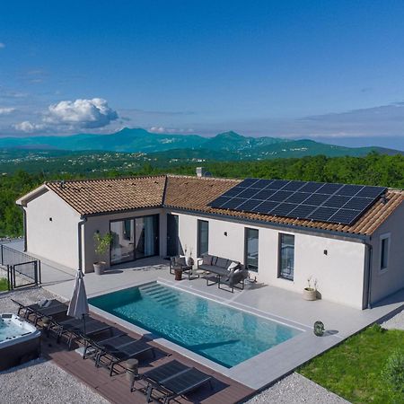 Villa Tonka With Jacuzzi Sauna And Private Pool 라빈 외부 사진